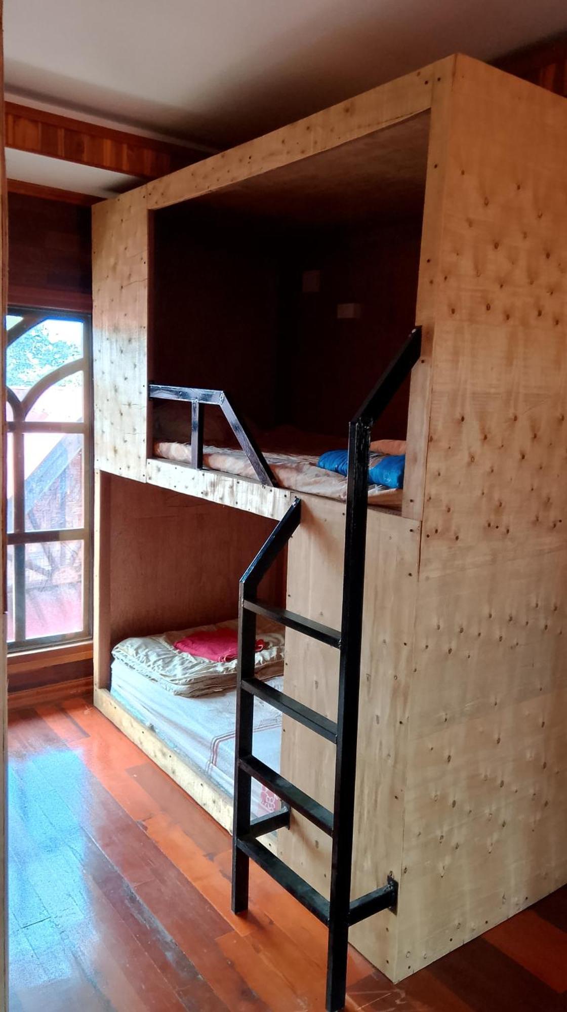 Tibet Restaurant And Hostel Nakasong Bagian luar foto