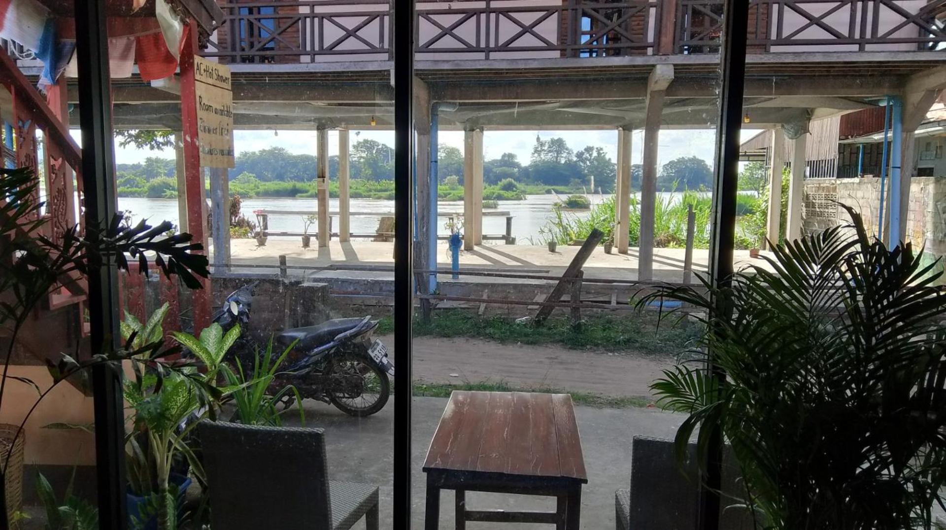 Tibet Restaurant And Hostel Nakasong Bagian luar foto